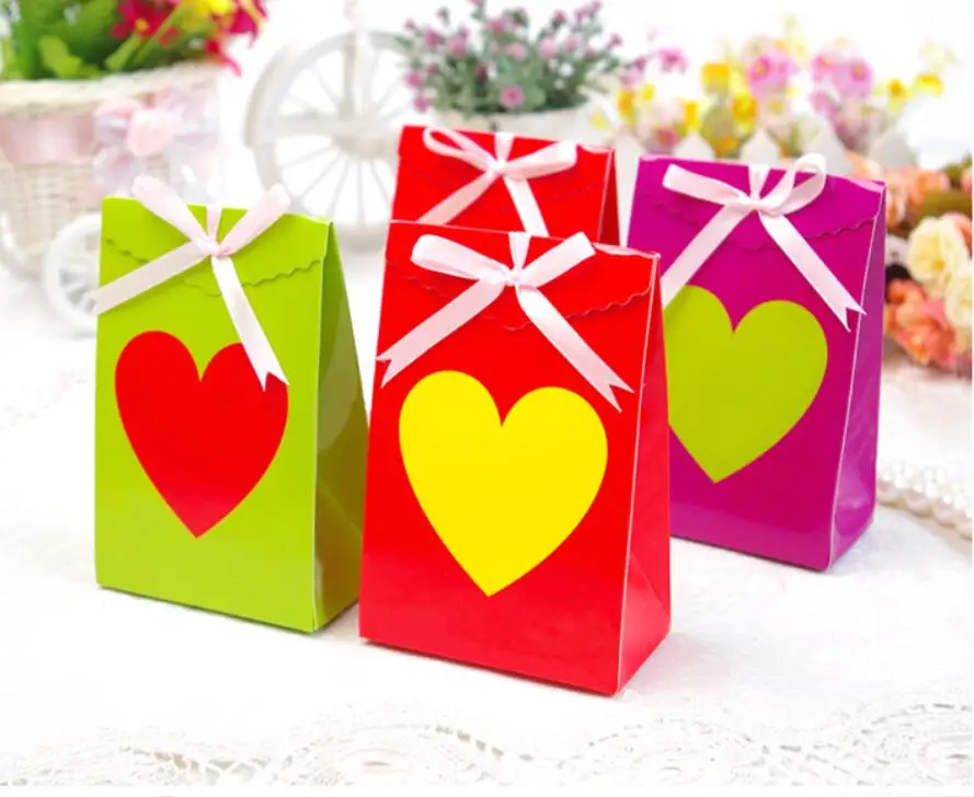 Креативная коробка для конфет с красочным сердцем свадьбы/бравечерние