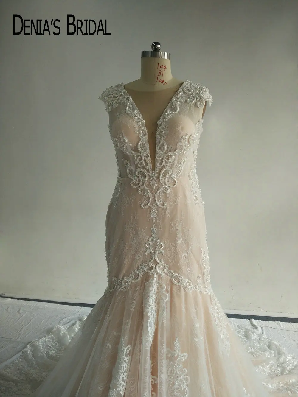 Настоящее Изображение шампанского Русалка Свадебные платья с v-образным вырезом