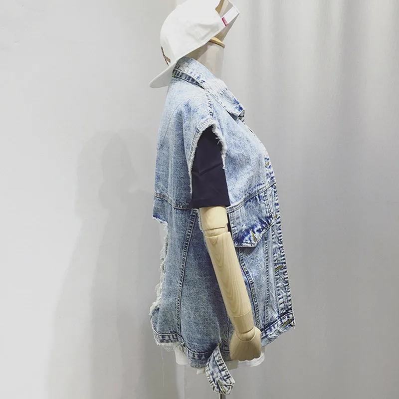 Женский джинсовый жилет средней длины с отложным воротником без рукавов |