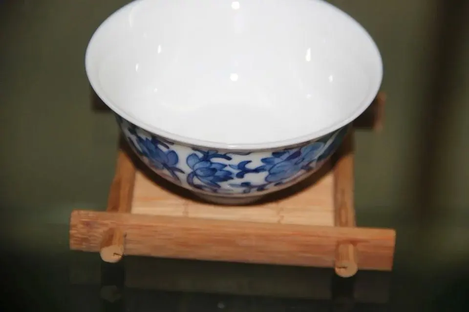 Уникальная китайская сине белая антикварная чашка для чая Lotus puer с ручной