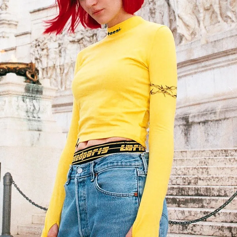 Модная Осенняя женская футболка укороченный топ с буквенным принтом желтая