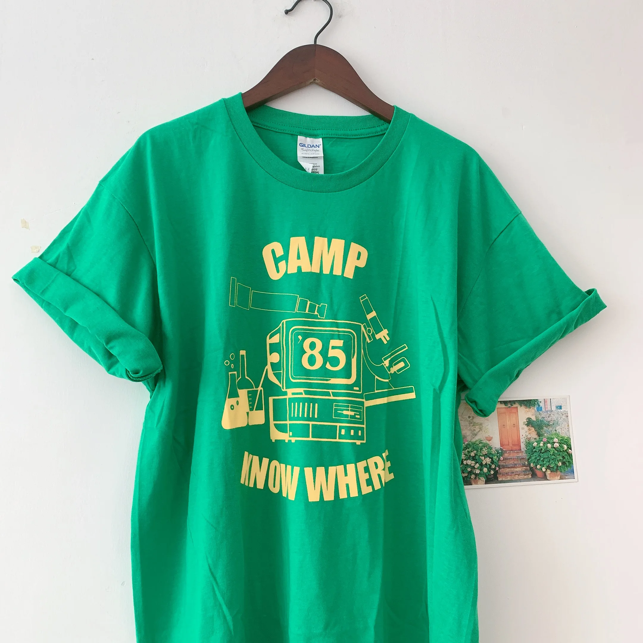 Sunfiz HJN унисекс Camp Know Where Green Футболка странные вещи Сезон 3 Дастин футболка 80s