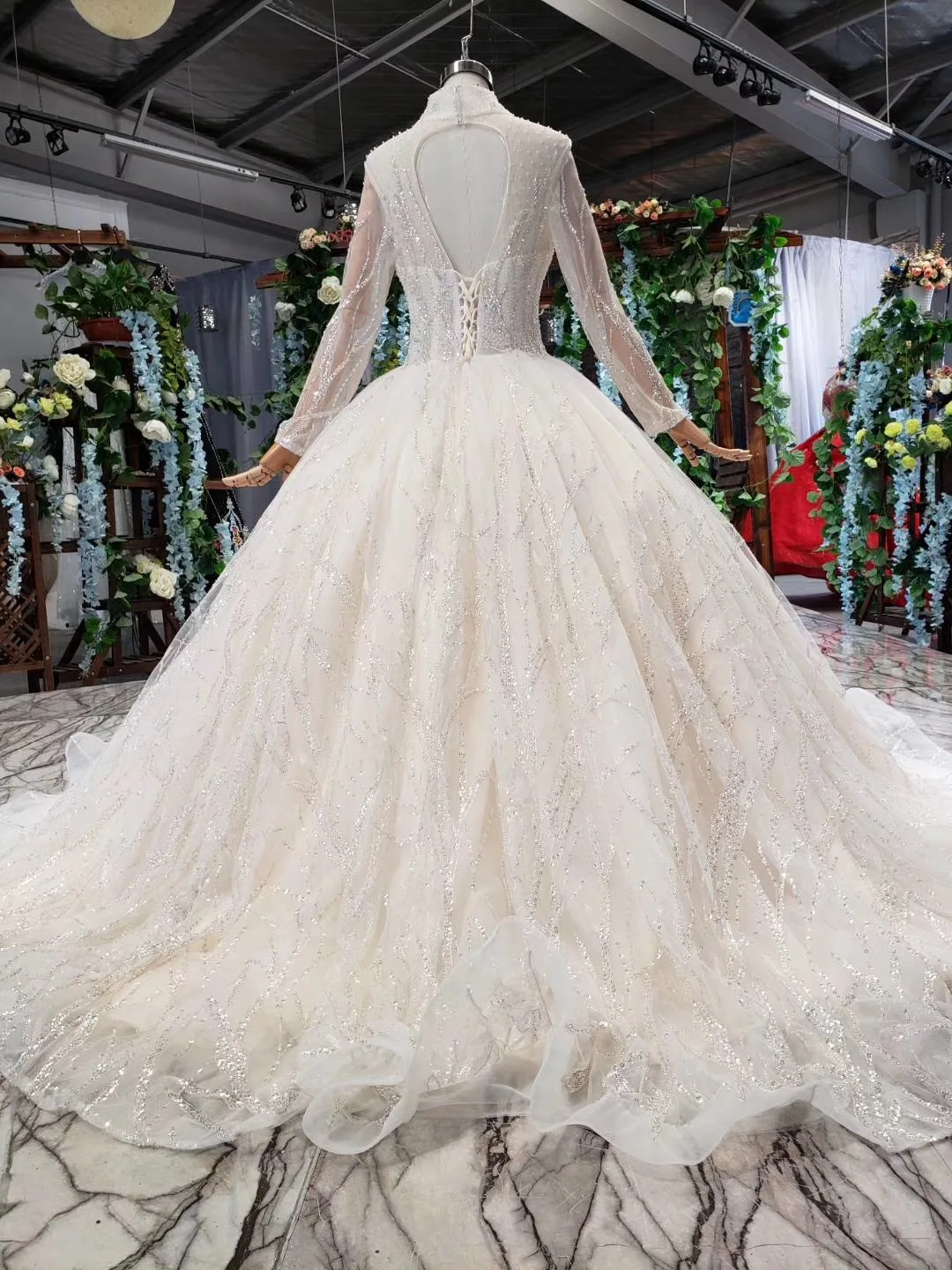 

Custom Made High Quality Formal Bridal Gowns With Sequins Glitters Lace Appliques Beading And Crystals Amazing Wedding Dress