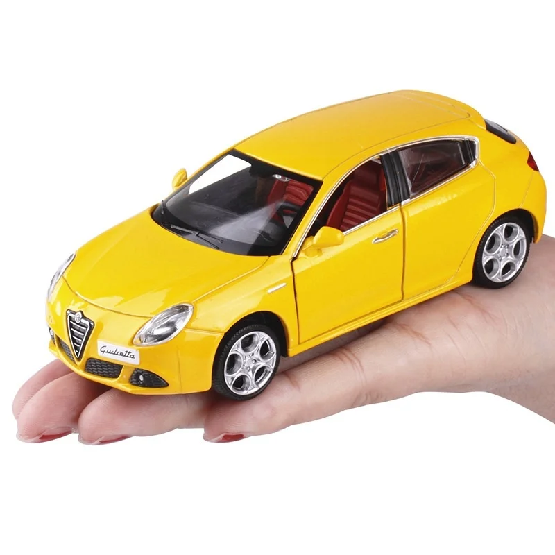 Масштаб 1/32 Alfa Romeo модель спортивного автомобиля игрушечный автомобиль литой