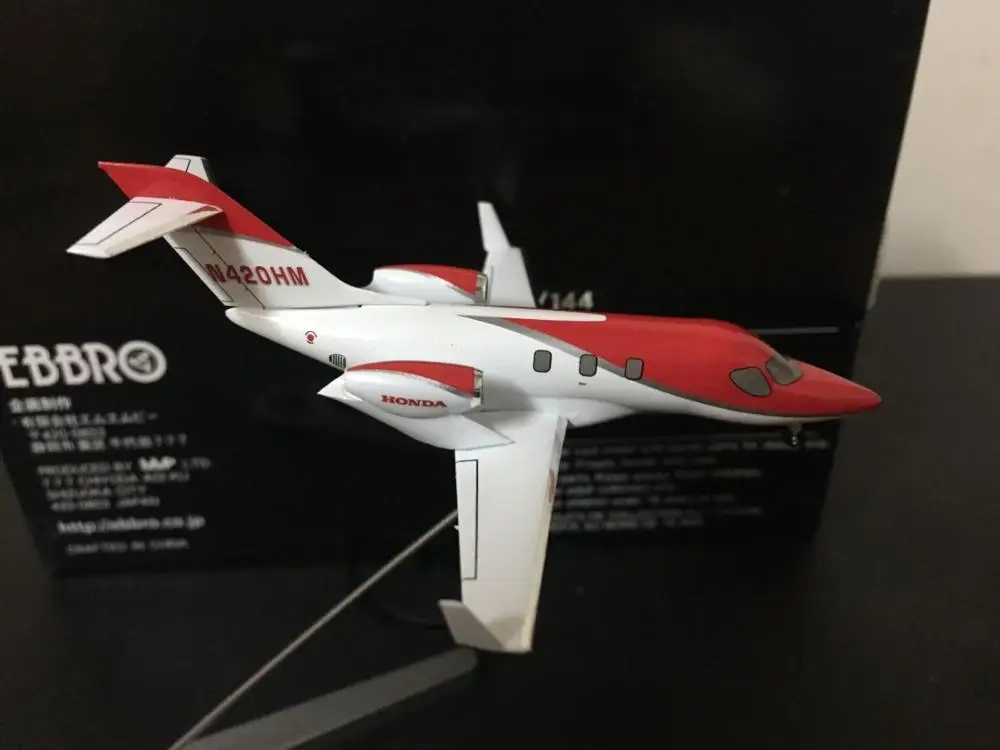 Самолёт Ebbro Hondajet Honda N420EX красный/белый масштаб 1:144 цельнометаллическая модель |
