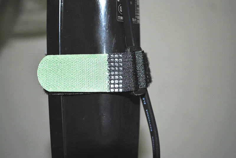 Многоразовый Крепежный ремень длиной 16 дюймов (40 см) с пластиковой пряжкой.