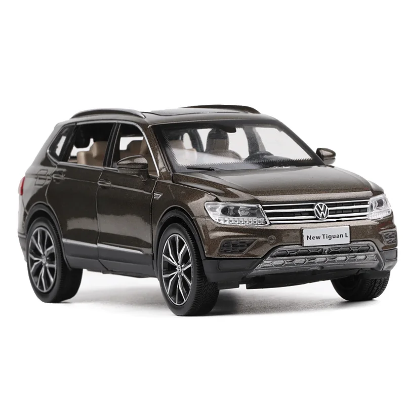 Коричневый Высокое качество 1:32 Новая модель сплава Tiguan L, моделирование литья под давлением звука и света оттягивающаяся назад модель украшения - Цвет: Коричневый