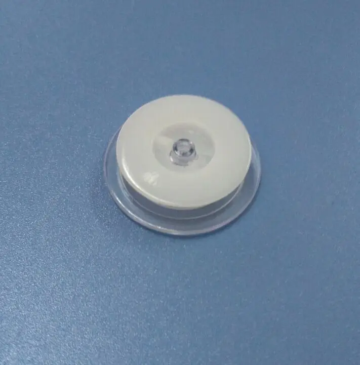 

SINGER SEWING MACHINE 10 pieces plastic bobbins 720 -760 TOUCH AND SEW BOBBINS #506417