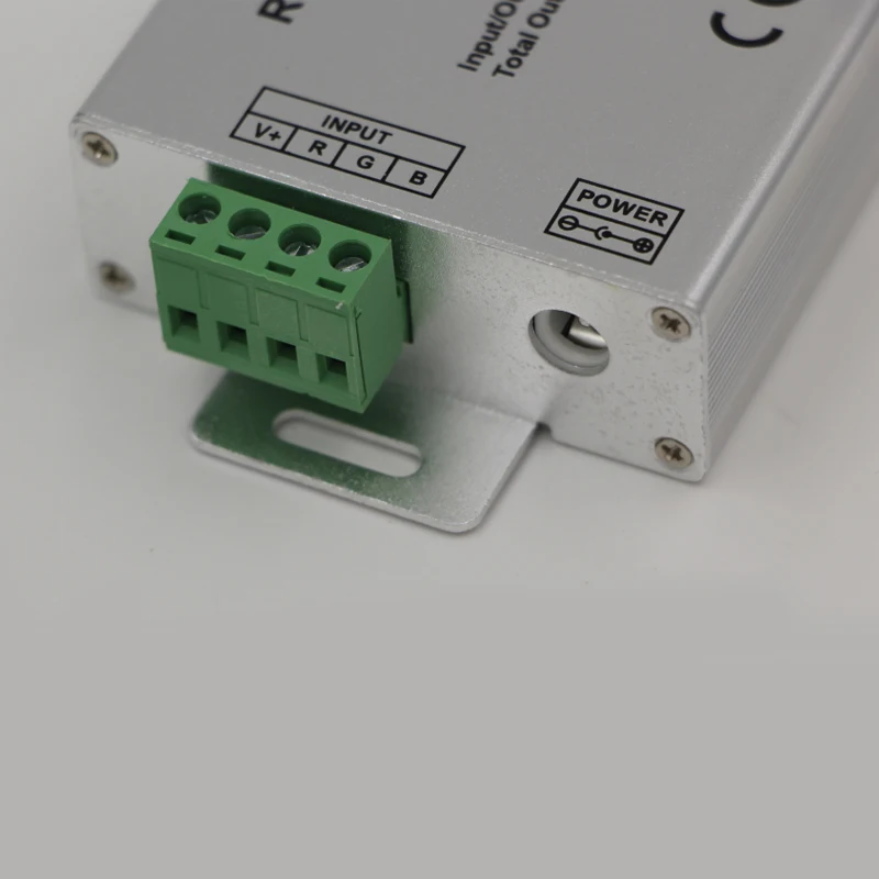 1 шт. 12A LED RGB усилитель DC12 24V 4pin расческа со светодиодным контроллером для 5050 3528 2835