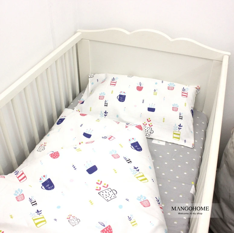 Комплект постельного белья для малышей из 3 предметов пододеяльник простыня