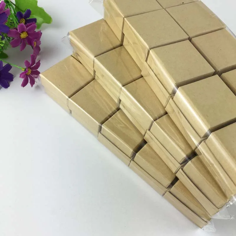 Модная коробка для колец 30 шт. Высококачественная квадратная шкатулка для ювелирных изделий Обручальное Кольцо Подарочная коробка-Дисплей Держатель черная и белая губка
