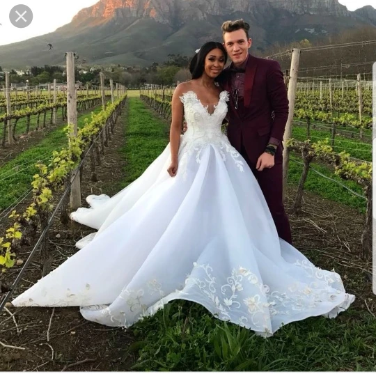 

Beauty Vintage African Royal Train Wedding Dresses Lace Appliques Sweetheart Bridal Gowns Custom Made