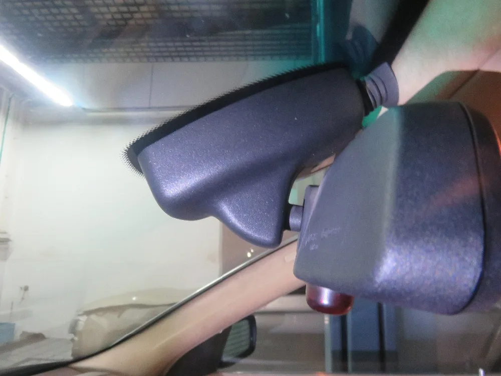 Специальный автомобильный видеорегистратор на зеркало заднего вида