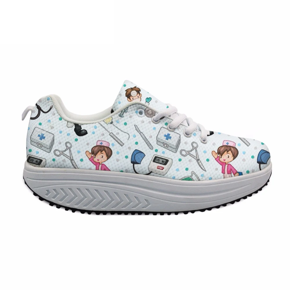 Женские кроссовки на платформе WHEREISART дышащие с принтом для медсестры весна