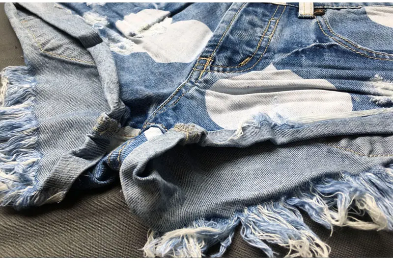 Шорты женские рваные из денима с бахромой и высокой талией лето 2020 | Женская