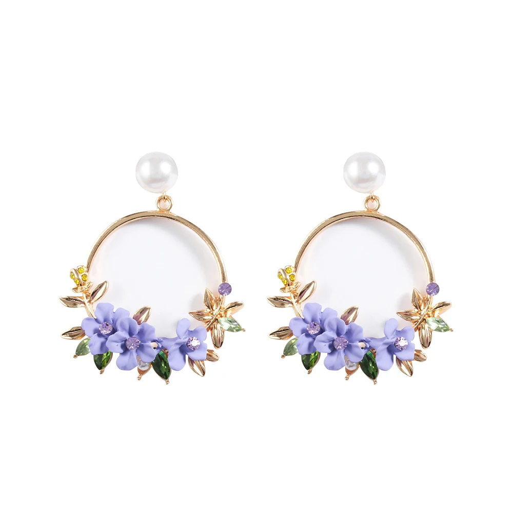 Женские серьги пусеты с большим цветком летние мягким жемчугом