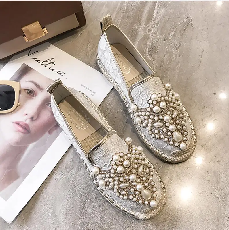white flats Корейский бисер Соломы Вязать Рыбак оксфорды Роскошные ручной работы женская обувь жемчуг Кристалл Шнуровка Лоферы мюли туфли без каблуков дамы - Цвет: white flats