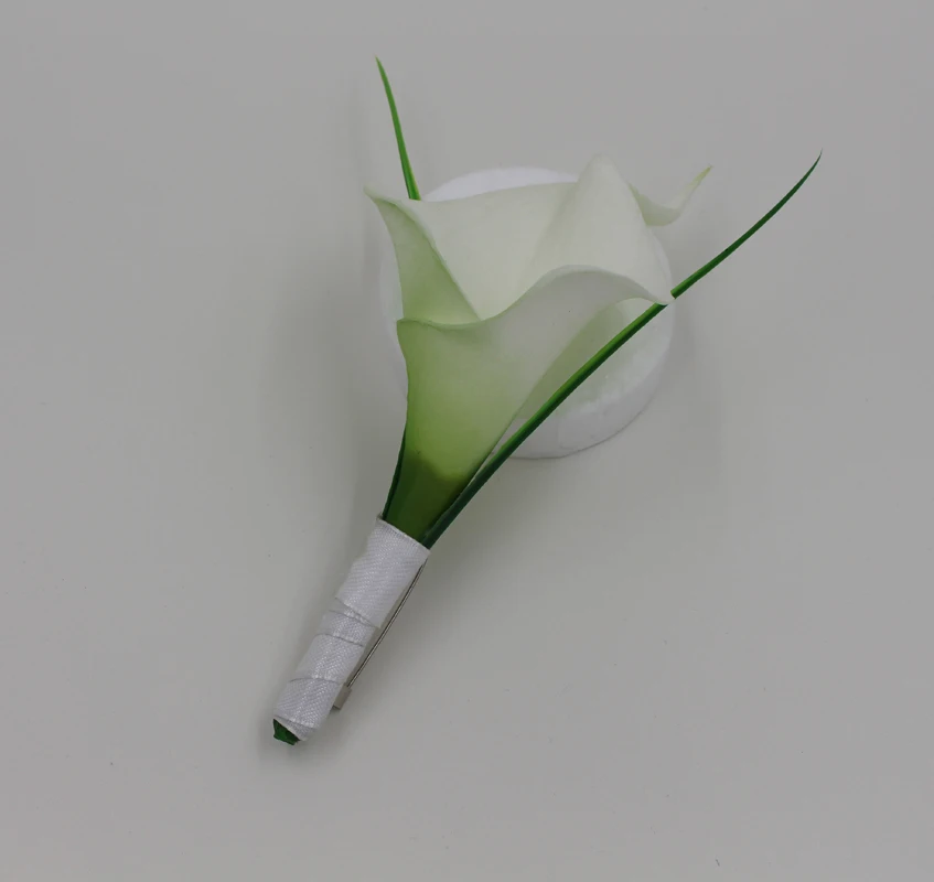 

Handmade Groom Groomsman Boutonniere White PU Calla Lily Artificial Flower Wedding Flowers Party Prom Man Suit Brooch Decor