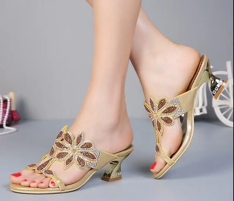 hot 2018 new women gladiator thick high heels sandals flowers rhinestone woman slippers female luxury summer casual shoes pumps | Обувь