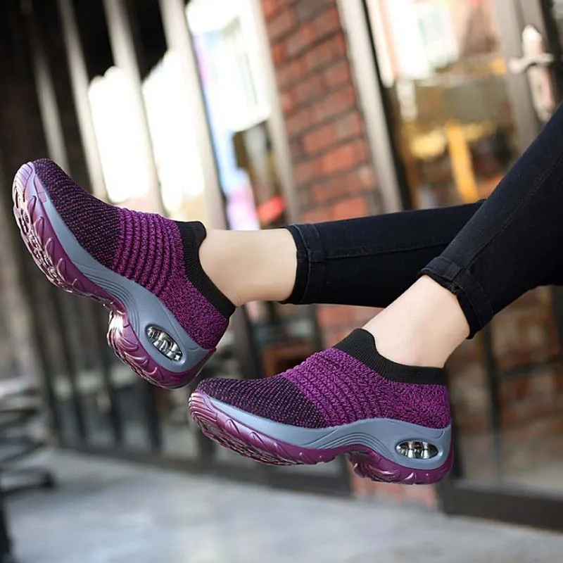 Женские кроссовки на танкетке VTOTA дышащие сетчатые без шнуровки повседневные 2019 |