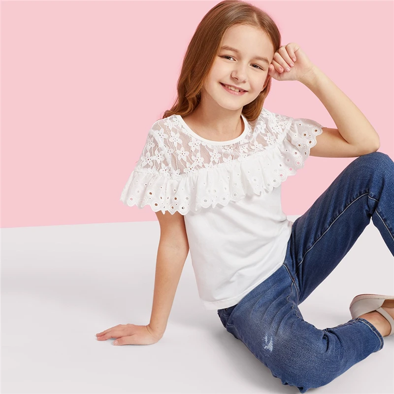 SHEIN/Детская милая блузка для девочек с кружевной кокеткой, вышивкой и рюшами, г. Летние повседневные топы с короткими рукавами