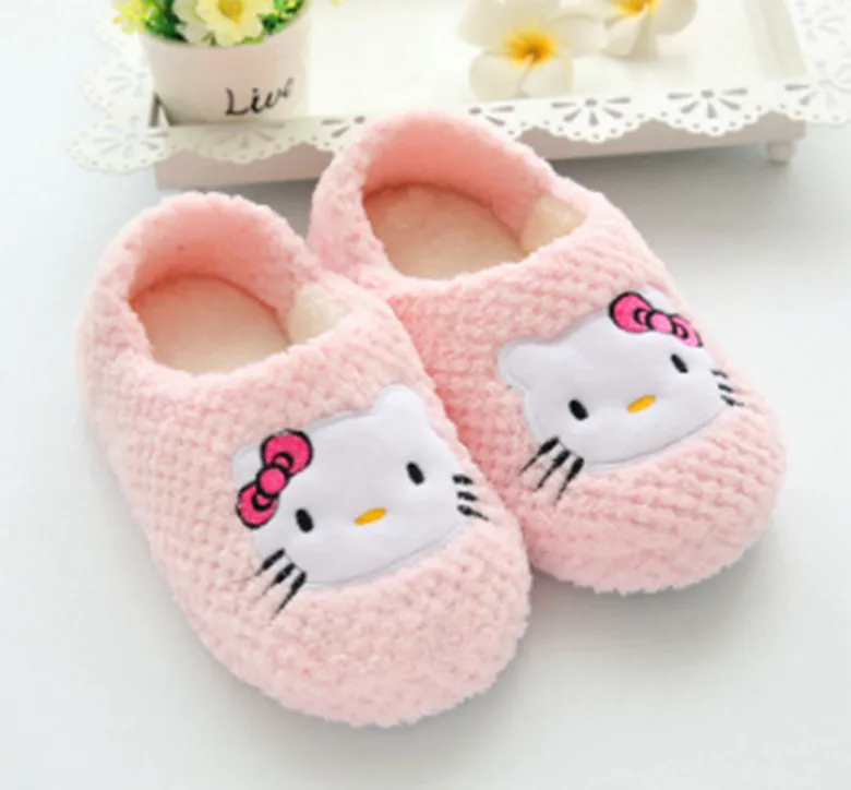 Pink Новинка; женские тапочки «Hello Kitty»; сезон осень-зима; милые удобные домашние тапочки для отдыха; yey-9101 на плоской подошве - Цвет: Pink