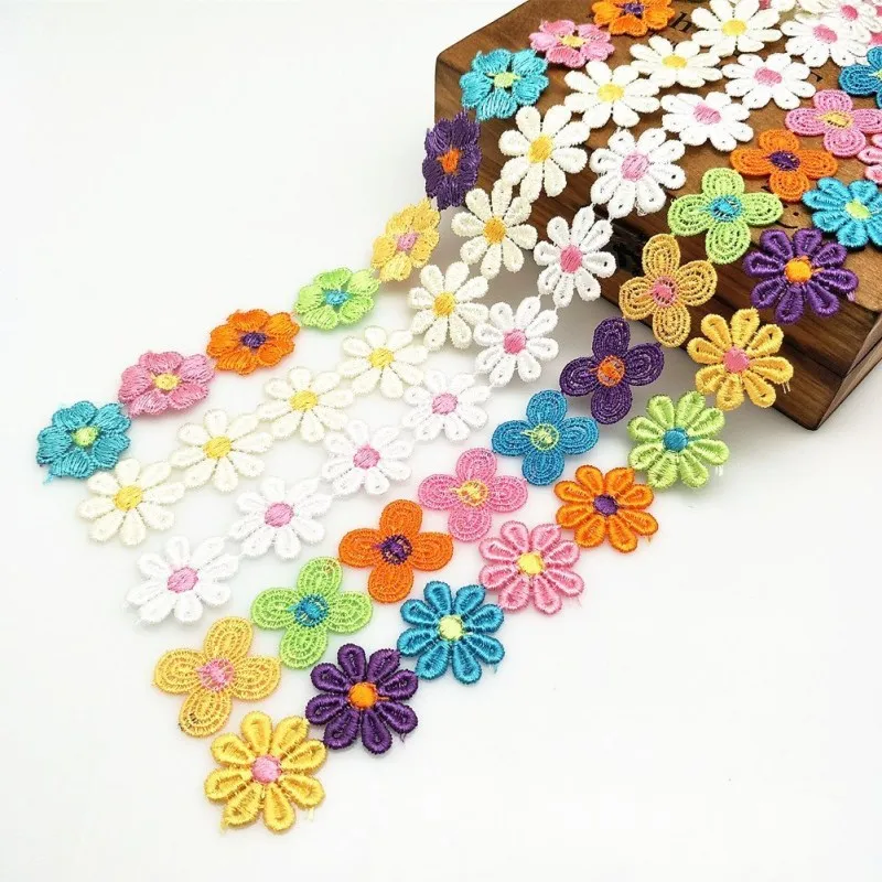 25mm White Guipure Lace Ribbon Sew On Flower with Yellow Middle for Embroidery and Craft 7LS10 | Дом и сад