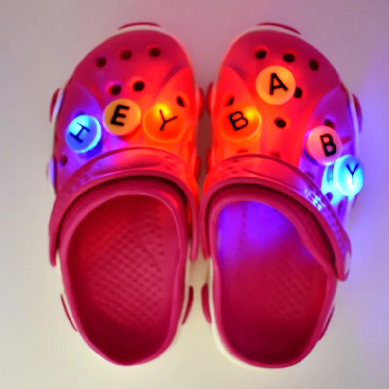 1000 шт мягкие LED КРОК амулеты мультфильм все виды различных печатных кнопки