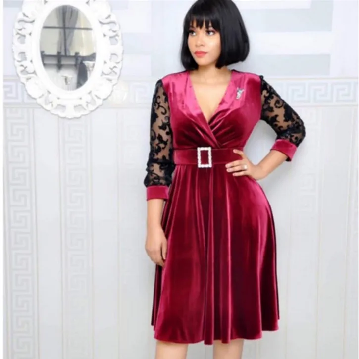 Женское бархатное платье в стиле пэчворк с кружевными рукавами и поясом на талии