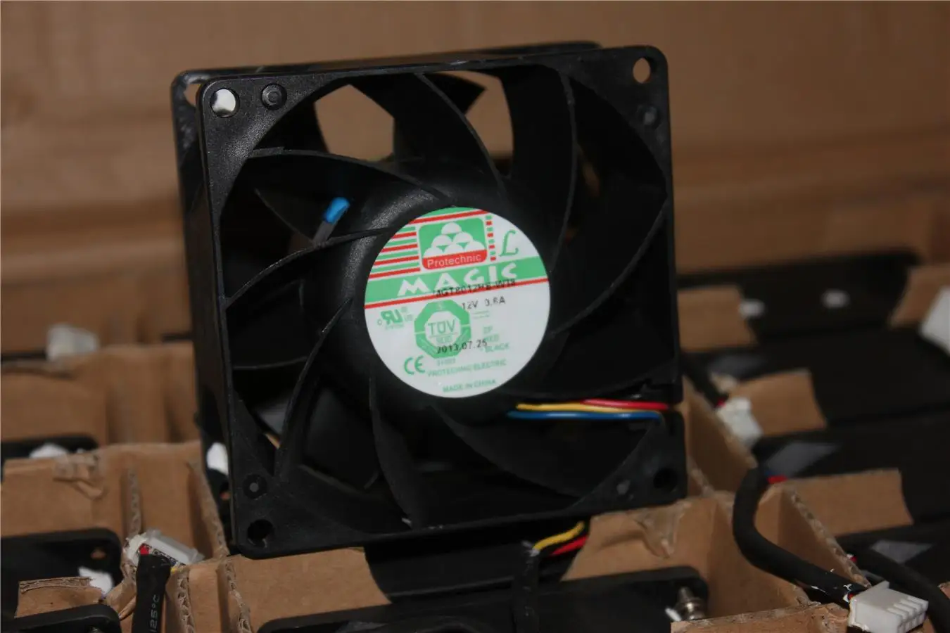 

Вентилятор охлаждения PWM8CM, MGT8012HB-W38, 12 В, 8038 А, 4 провода
