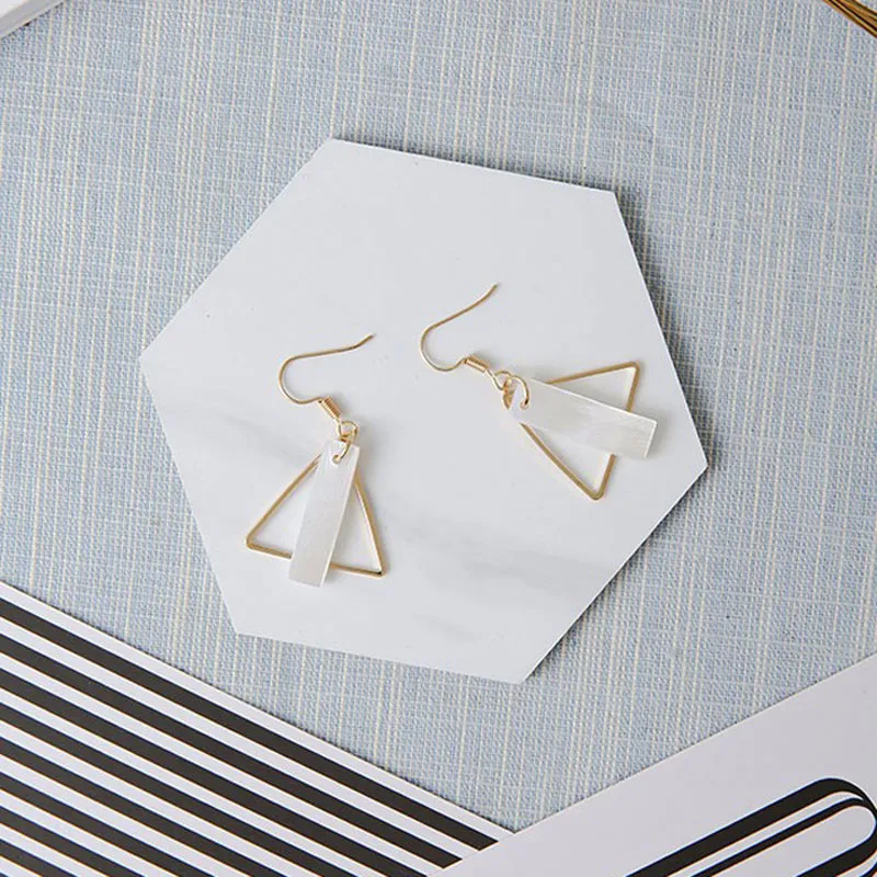 Корейская версия милые геометрические треугольные серьги Мода Shell круглые