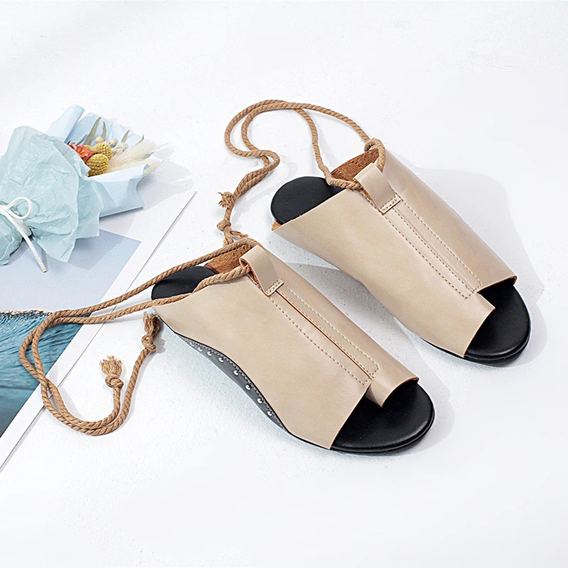Bomlight 2018 обувь с заклепками Zapatos Mujer летние сандалии женская на плоской подошве