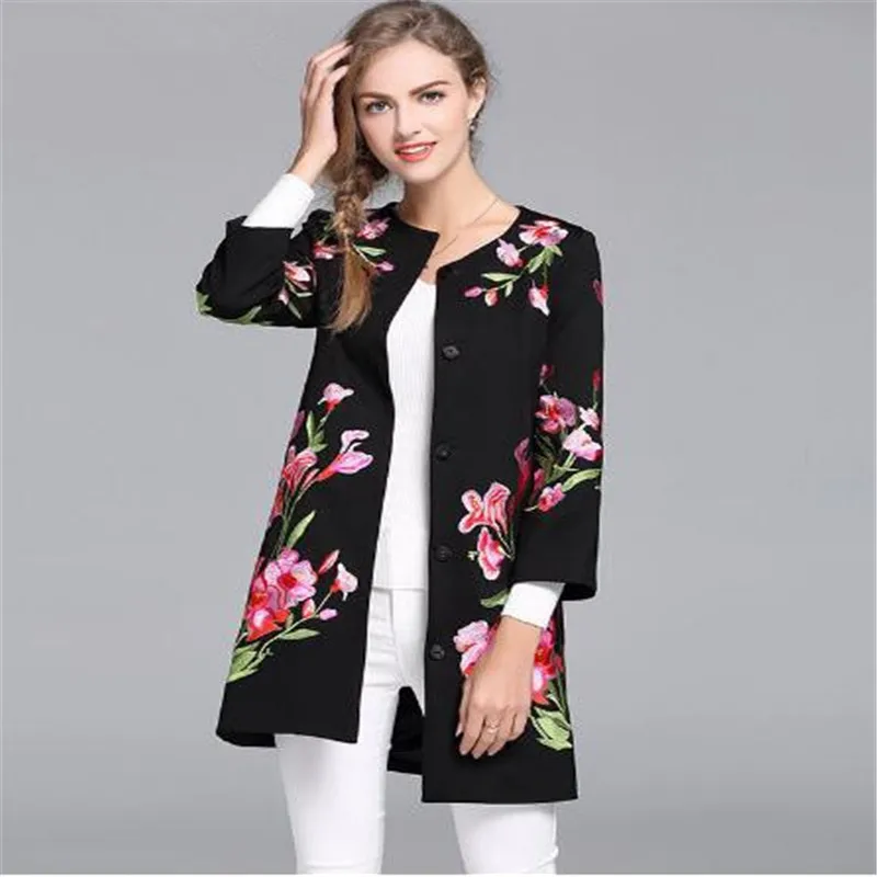 Женская приталенная куртка с вышивкой черная Повседневная цветочным принтом
