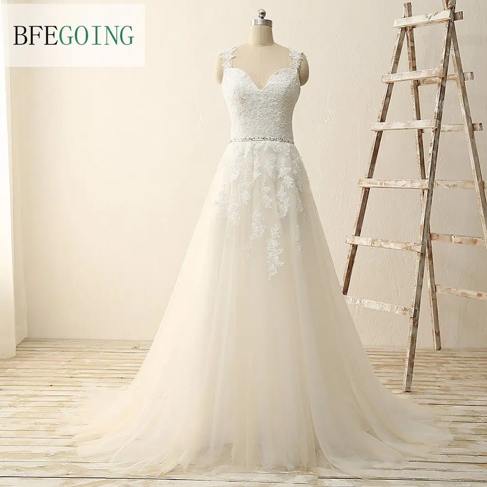 Кружевное свадебное платье трапеция белое Тюлевое с V образным вырезом на тонких