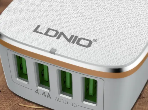 Ультракомпактное дорожное зарядное устройство LDNIO с 4 портами USB складная вилка
