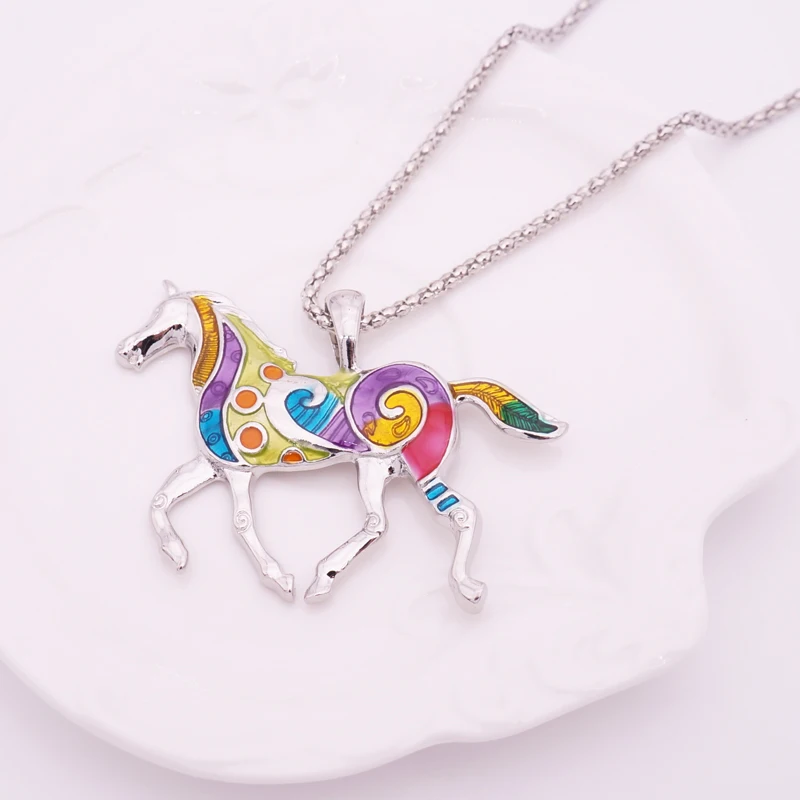 Женский ювелирный комплект из колье и серёг с эмалью|set carving|set lensjewelry set box |