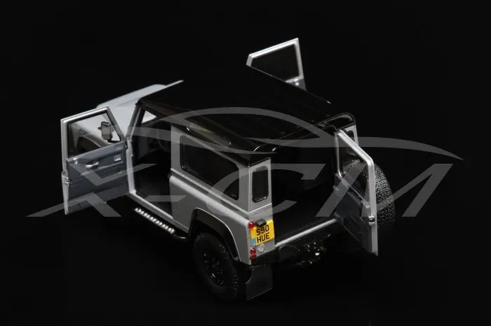 Литая под давлением модель автомобиля почти настоящая 1:18 Defender 9" 2000000" pcs Edition-+ маленький подарок