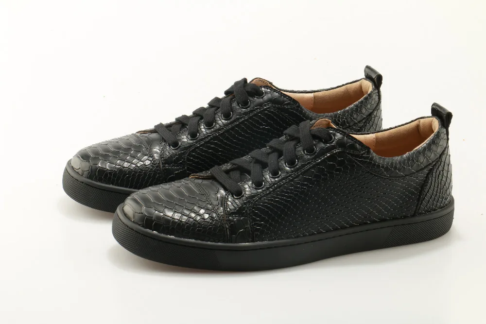 Мужские кроссовки со змеиным принтом кожаные удобные повседневные туфли низкая