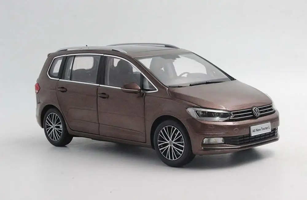 Коллекция моделей автомобилей Volkswagen Touran L 1/18 коллекция игрушек 2016 | Игрушки и