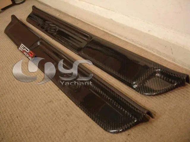 

Накладка на порог из углеродного волокна для Mitsubishi FTO