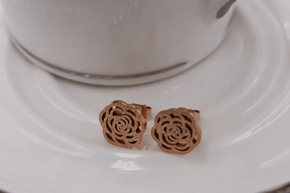 Модные женские серьги гвоздики из нержавеющей стали с цветком камелии цвета