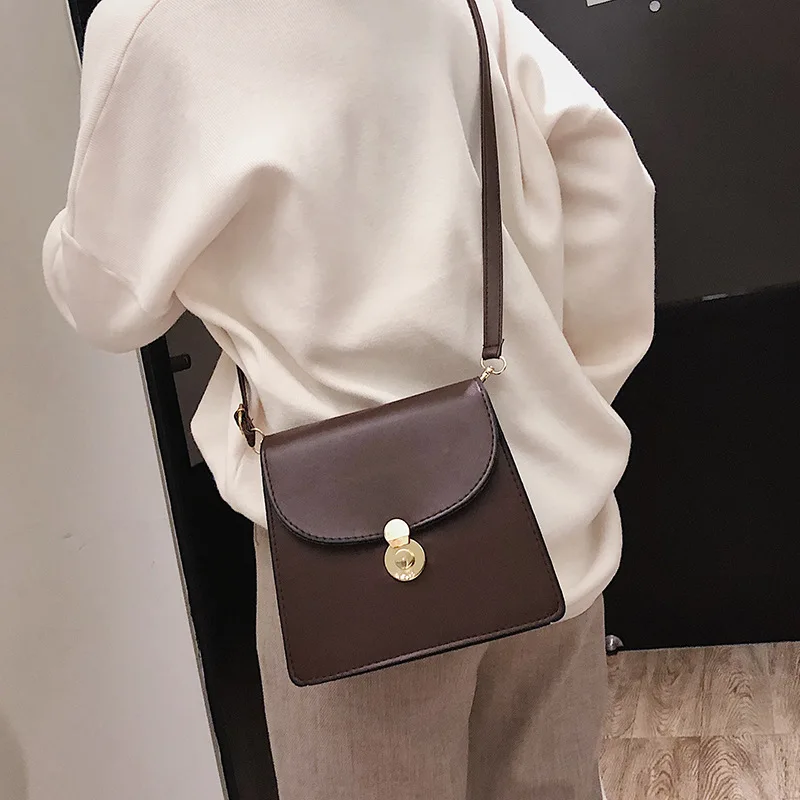 Женская кожаная сумка-мессенджер черная простая повседневная сумка на плечо в