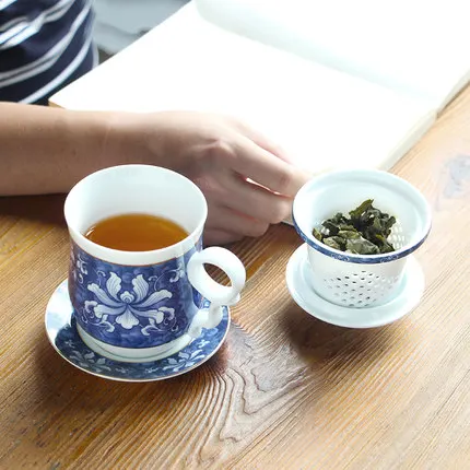 Фильтровальные чаши из синего и белого фарфора четыре набора офисных чашек