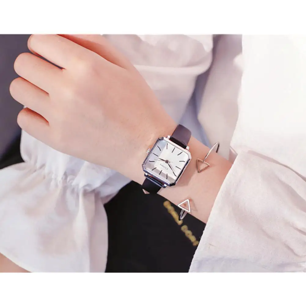 LinTimes Women Wistwatches leather Strap Simple Style Fashion Vintage Square Shape Quartz Watch For Female | Наручные часы