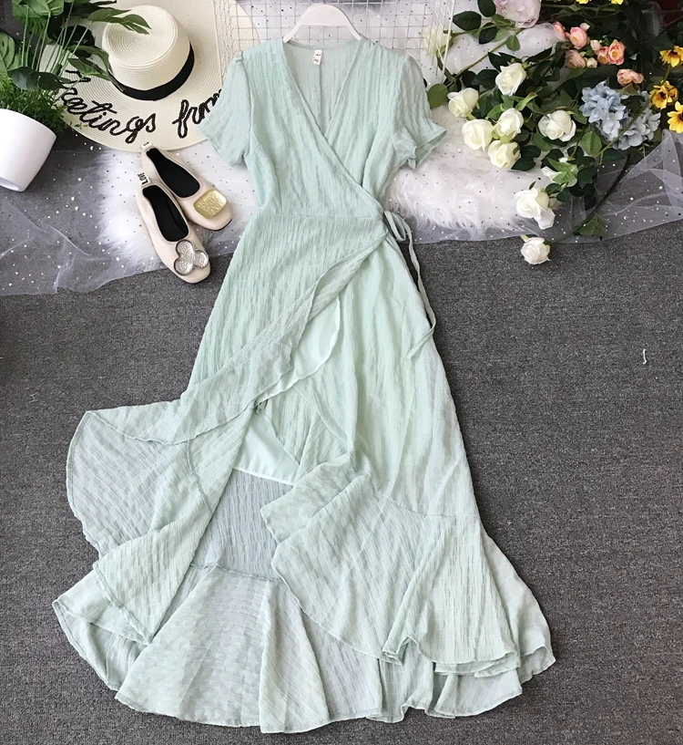 Женское платье средней длины однотонное асимметричное с рукавами фонариками и