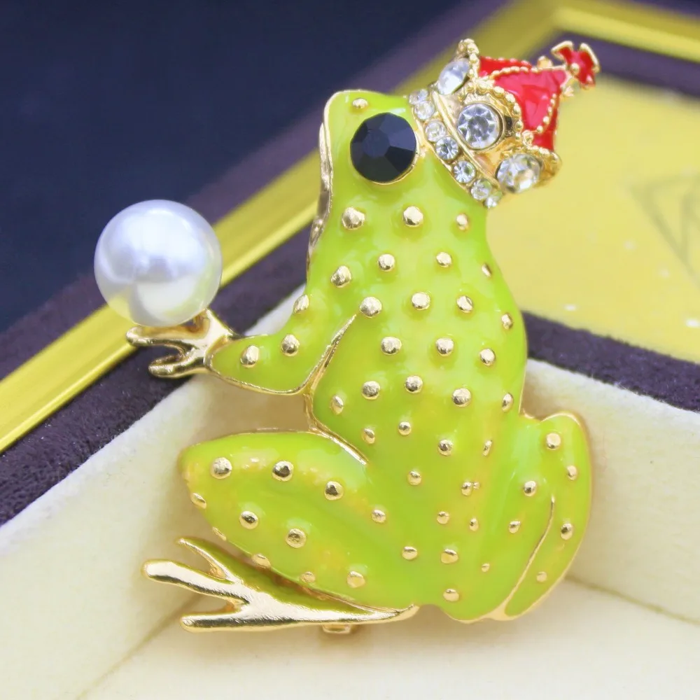 KingDeng Лягушки Броши Для Женщин Аксессуары Жемчужная Эмаль Pin Животных Отворотом