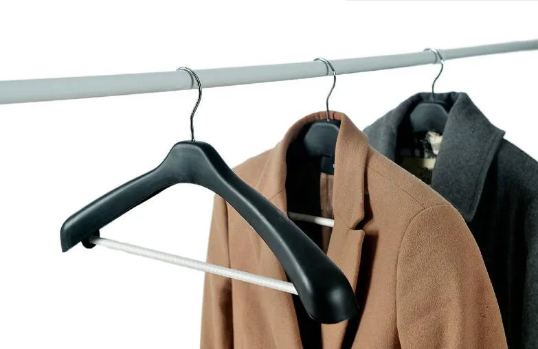 Очень большая черная пластиковая вешалка для одежды/пальто мужчин 47 см (5