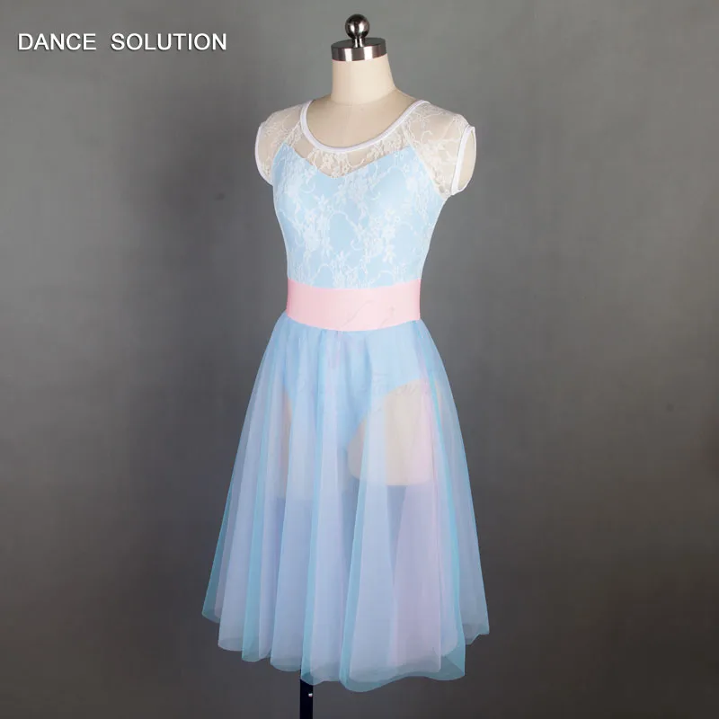 Лирическое балетное платье бледно голубое танцевальное для девочек мягкая