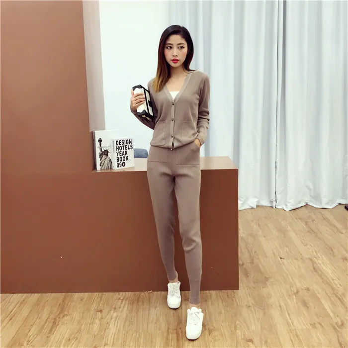 Женский трикотажный комплект из рубашки и брюк однобортная Однотонная рубашка с