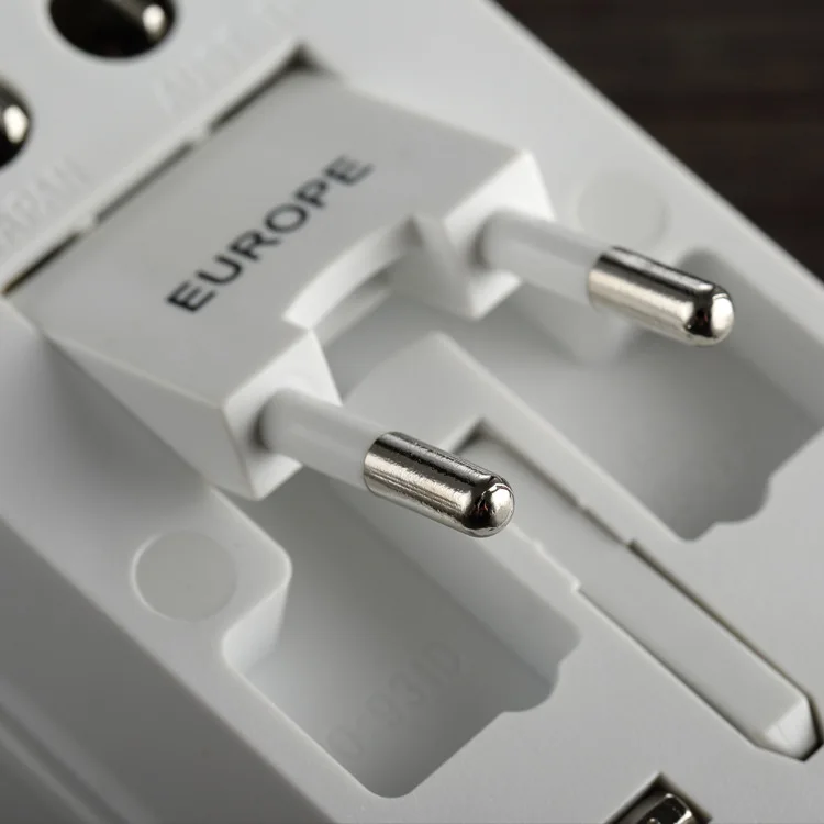 Универсальное универсальное сетевое зарядное устройство с 2 USB портами для